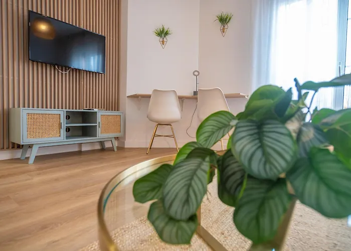 Prensa & Nice Courtyard By Ele Apartments