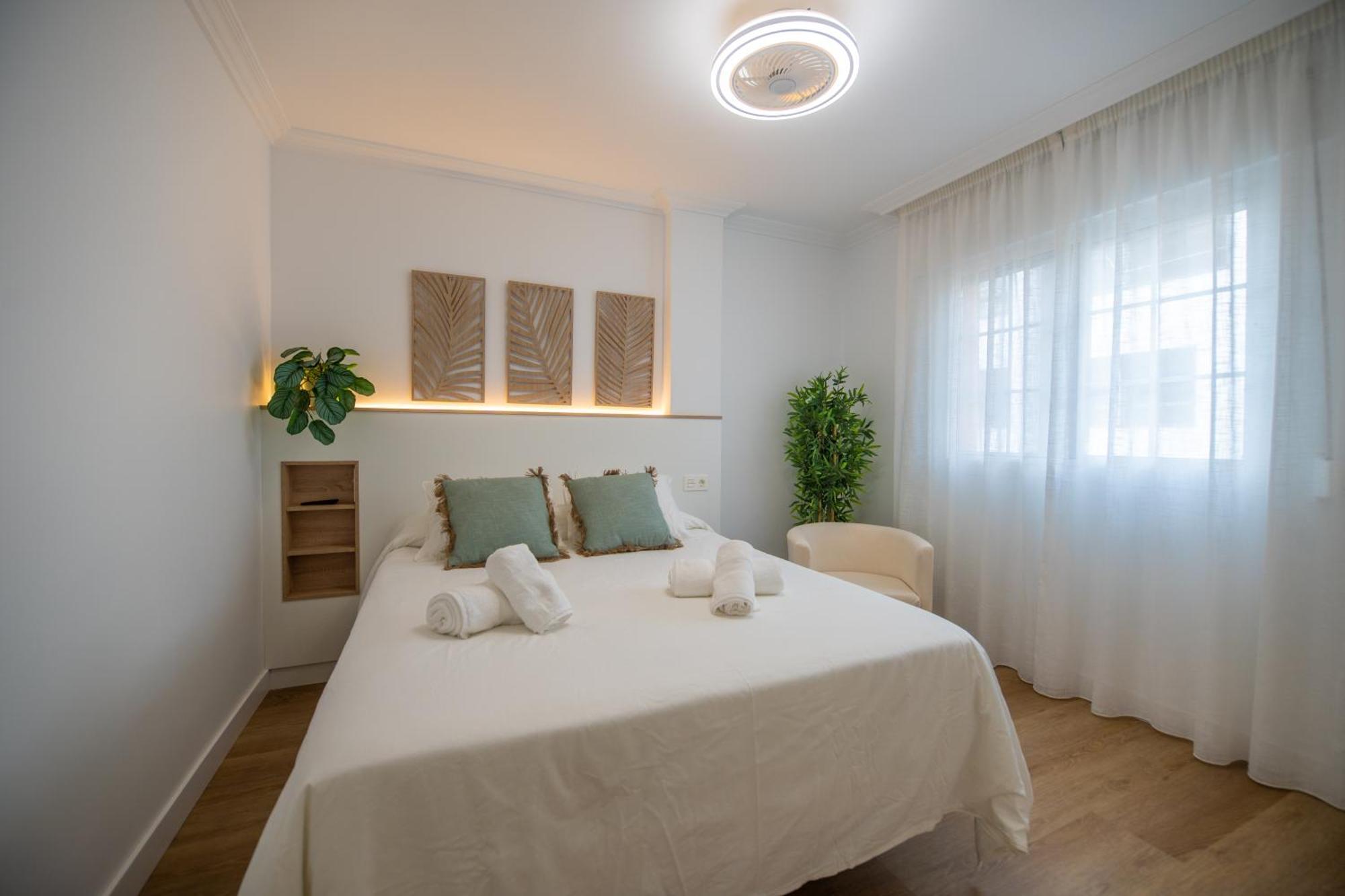 Prensa & Courtyard By Ele
